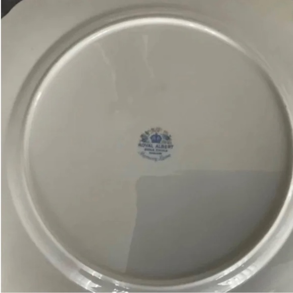 Royal Albert Memory Lane Dinner Plate - Picture 2 of 2